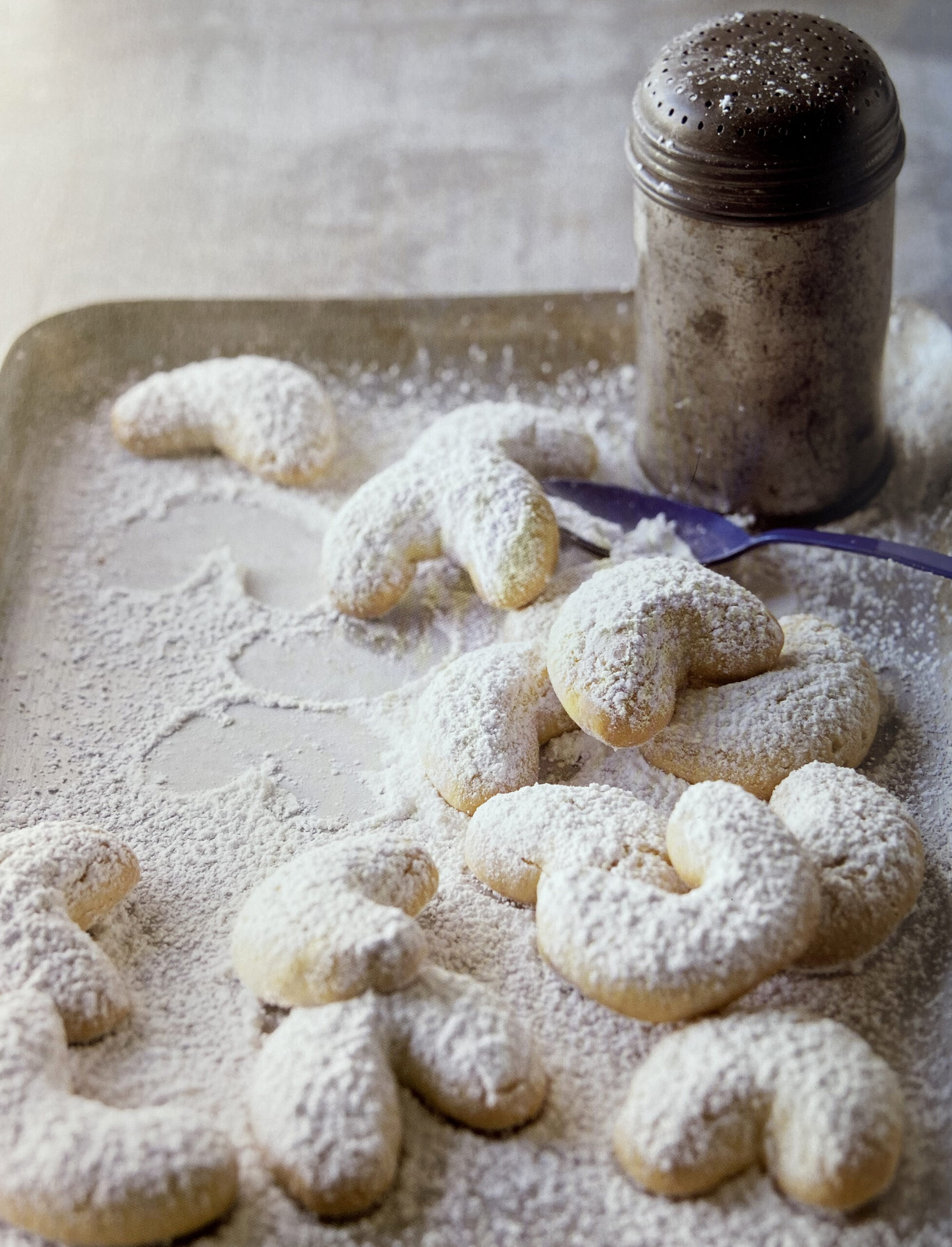 Greek shortbread or Kourambíedes